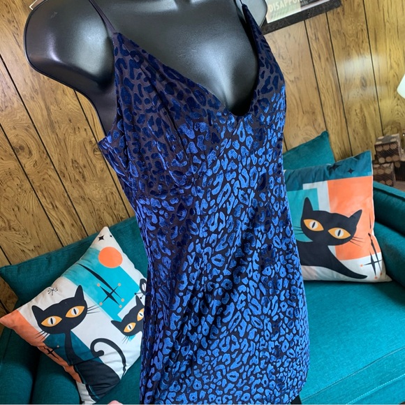 Abbeline Royal Blue Leopard Chemise Style Dress - Picture 5 of 14